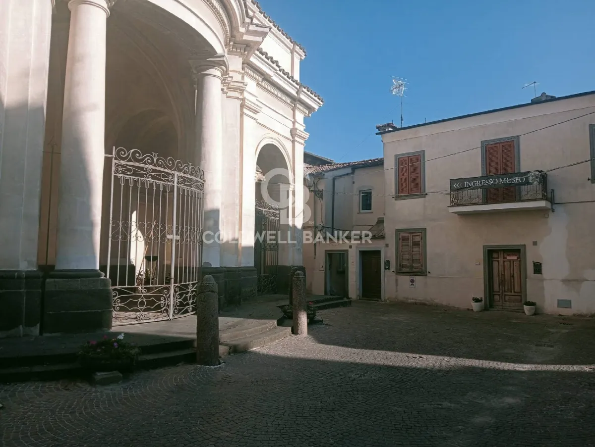 Appartamento indipendente in vendita a Sutri, centro storico - foto 8