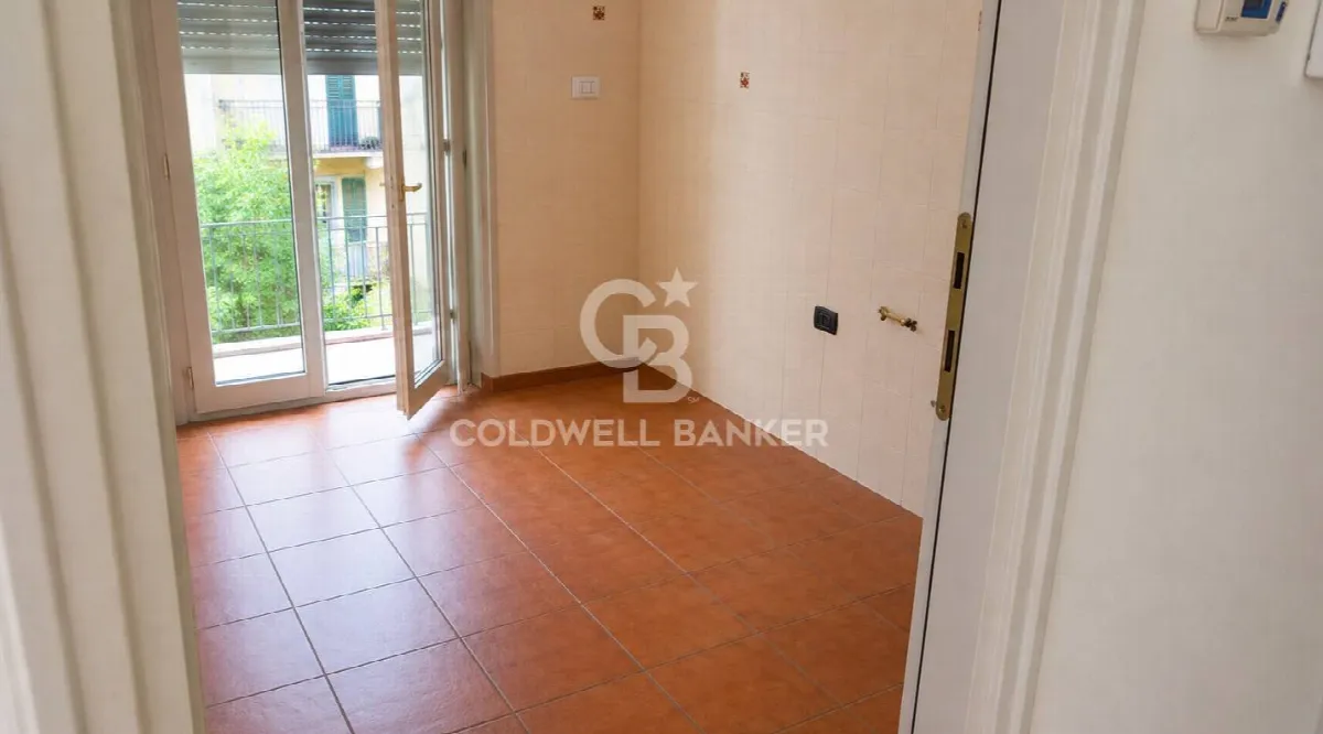 Appartamento in vendita a Sutri, centro - foto 2
