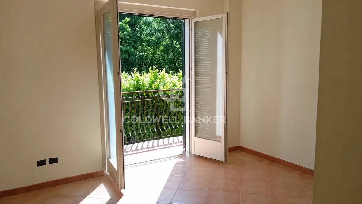 Appartamento in vendita a Sutri, centro - foto 3