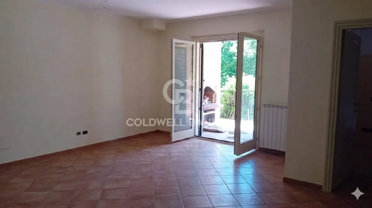 Appartamento in vendita a Sutri, centro - foto 8