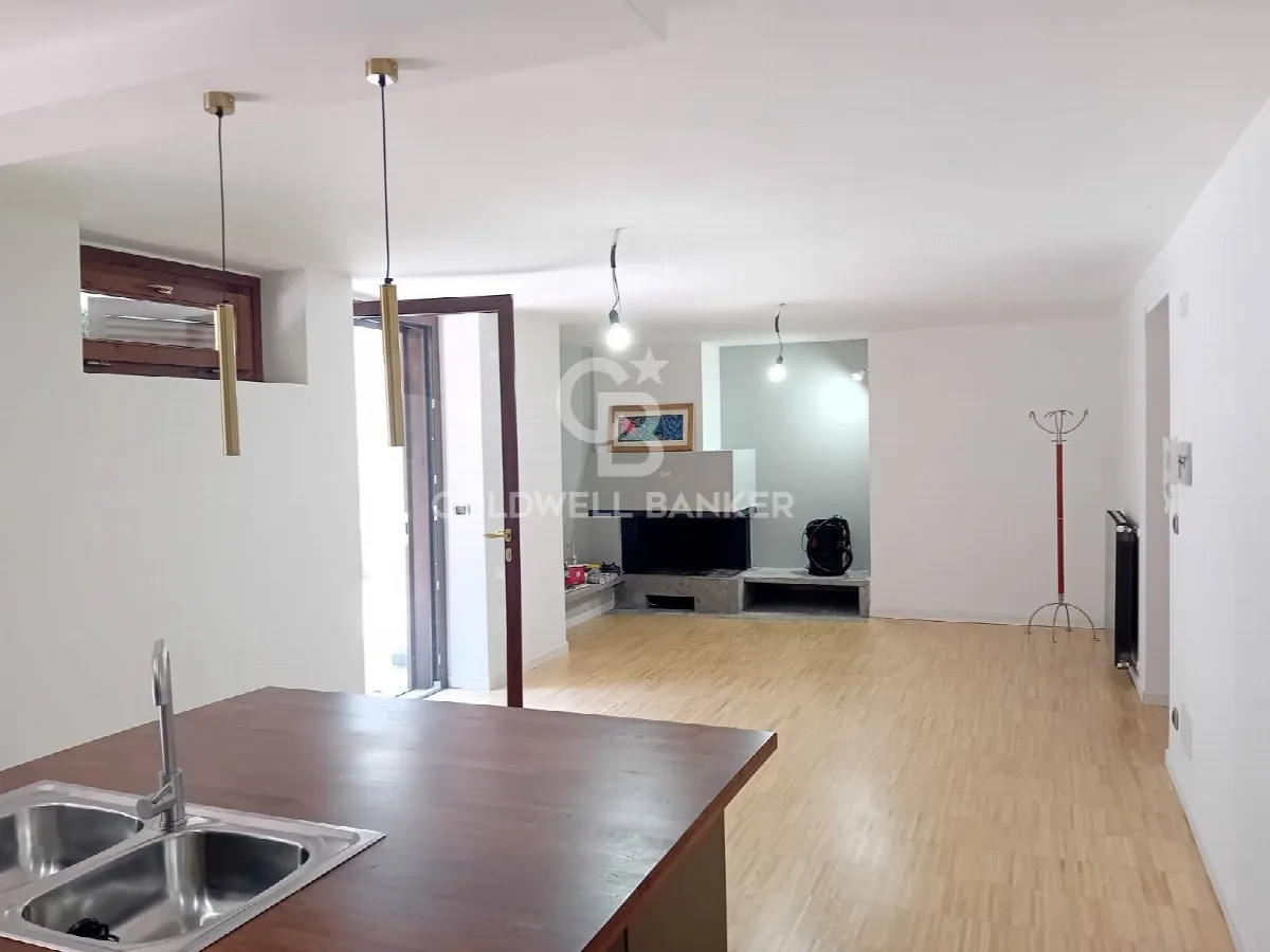 Appartamento indipendente in vendita a Sutri, centro - foto 5