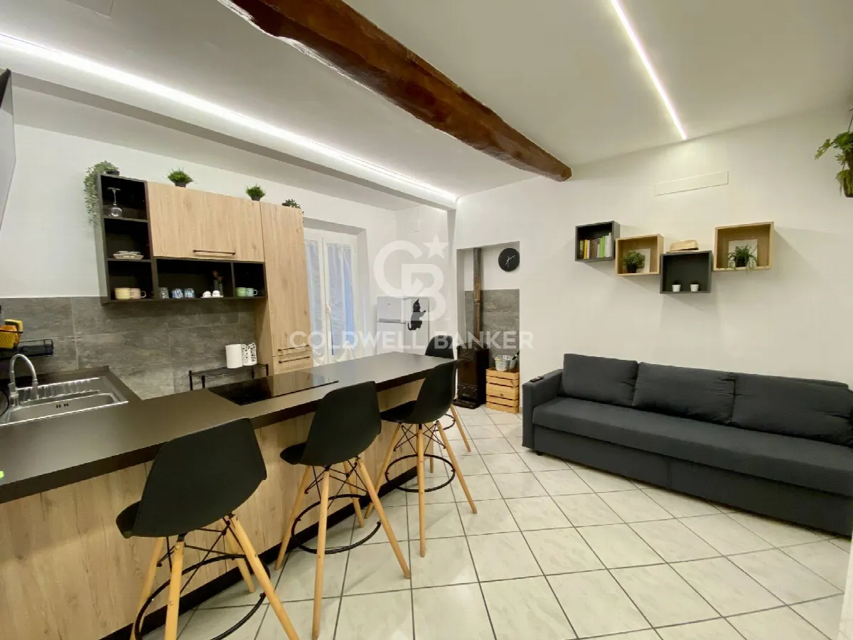 Appartamento in vendita a Sutri, centro storico - foto 1