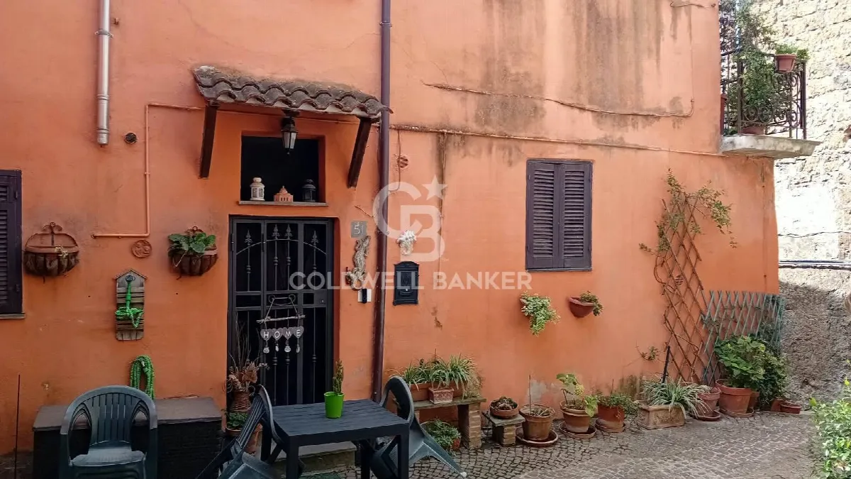 Appartamento indipendente in vendita a Sutri, centro storico - foto 7