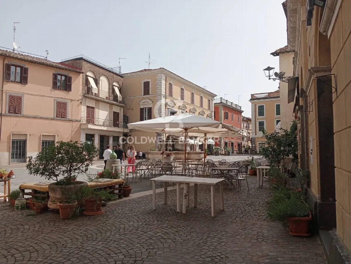 Appartamento indipendente in vendita a Sutri, centro storico - foto 8