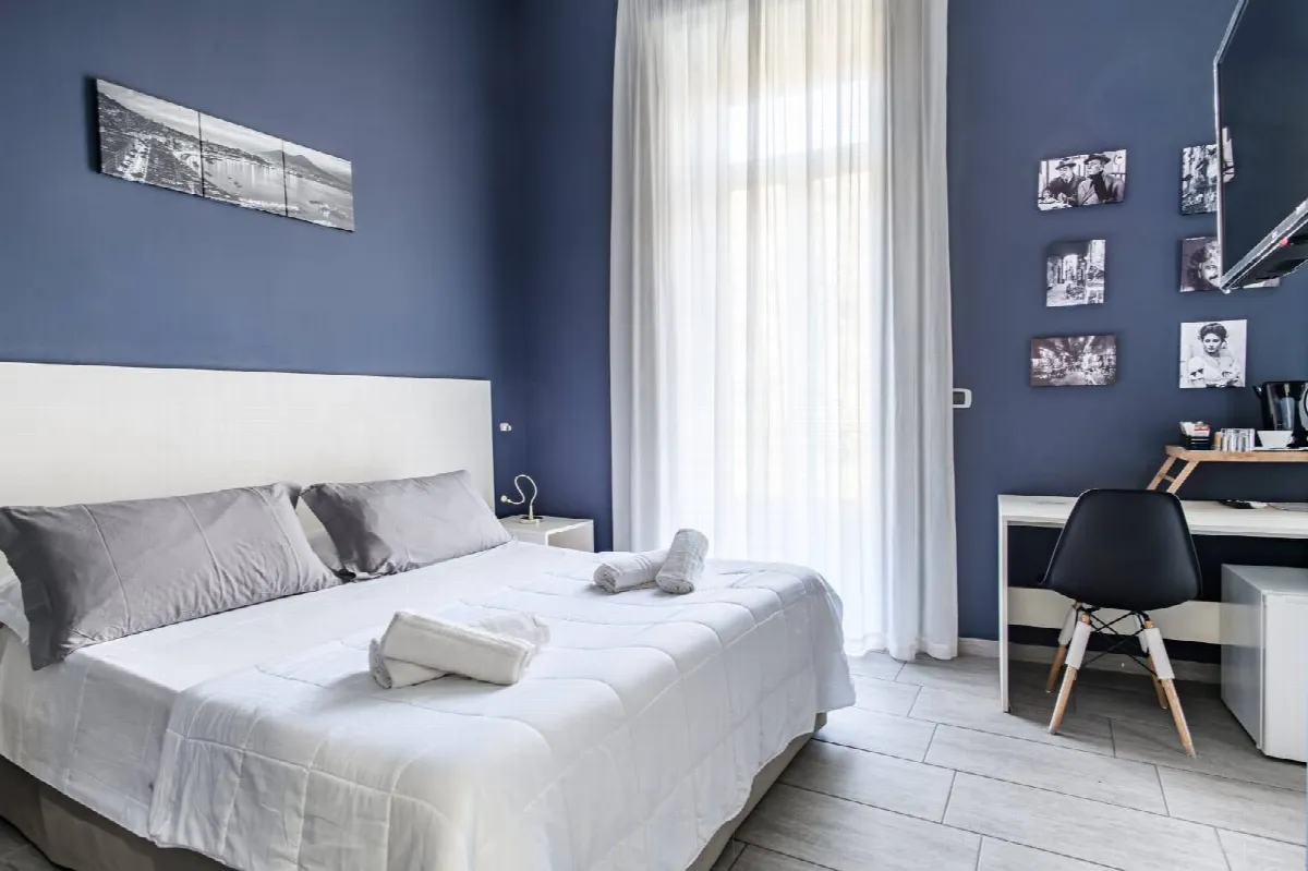 Appartamento in vendita a Napoli, Foria - foto 1