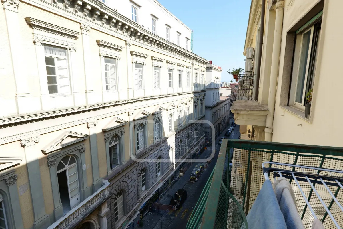 Appartamento in vendita a Napoli, Pendino - foto 1