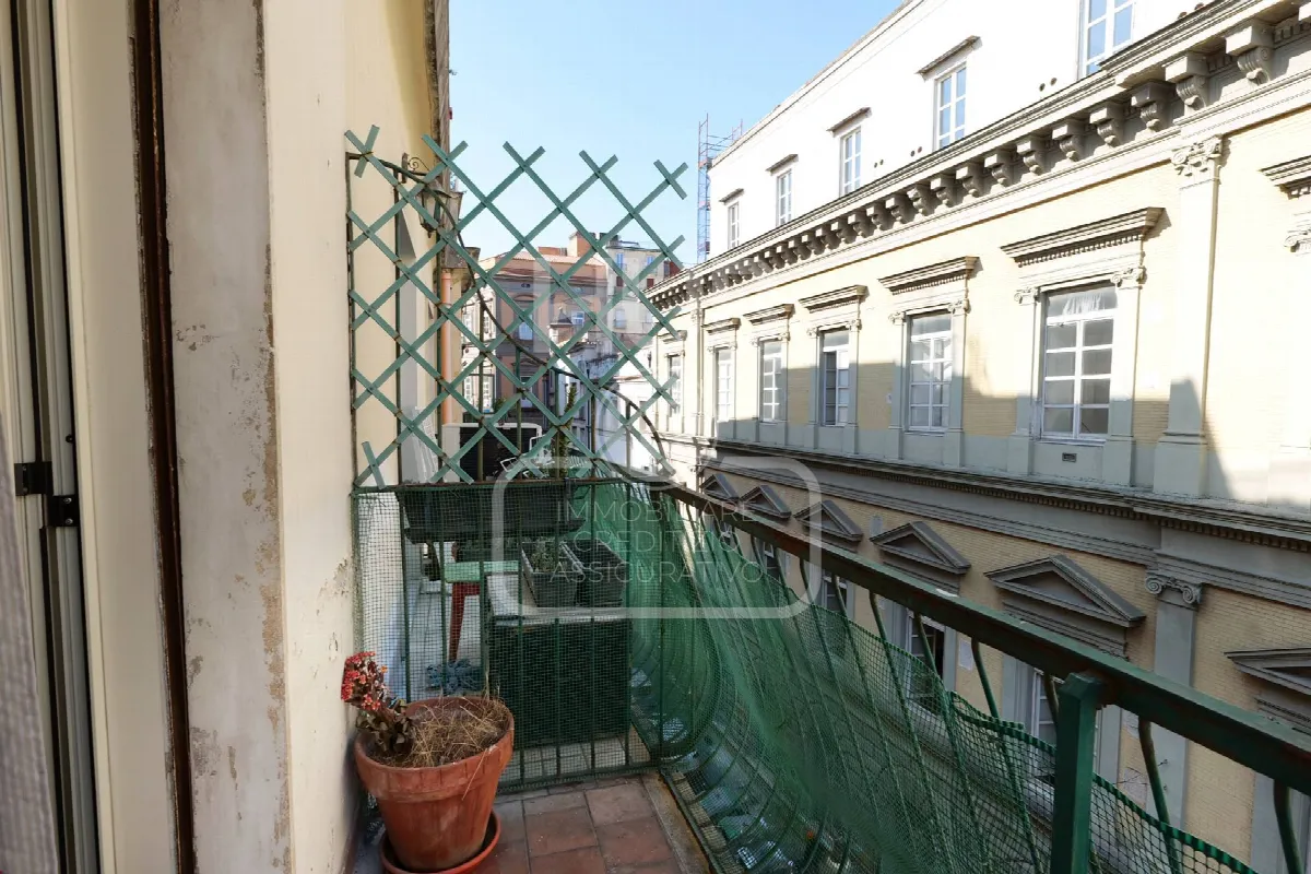 Appartamento in vendita a Napoli, Pendino - foto 2