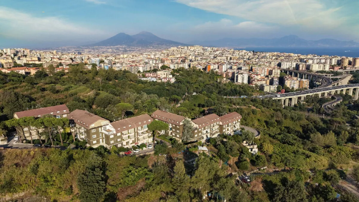 Appartamento in vendita a Napoli, Vomero Alto - foto 2