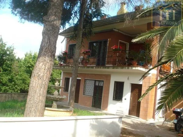 Appartamento in vendita a Pomezia, Torvaianica Alta - foto 1