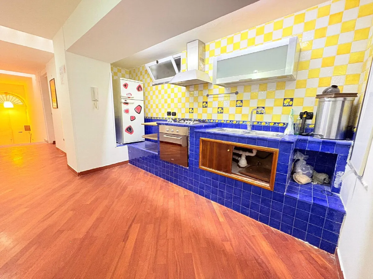 Appartamento in vendita a Napoli, San Ferdinando - foto 2