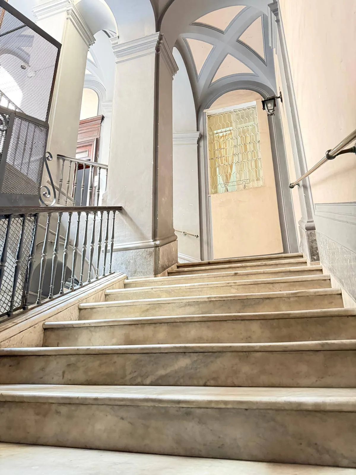 Appartamento in vendita a Napoli, San Carlo Arena - foto 1