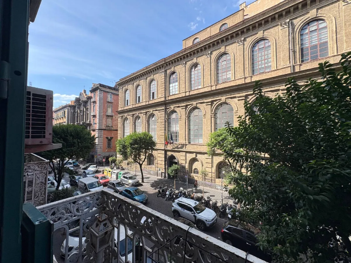 Appartamento in vendita a Napoli, San Carlo Arena - foto 2