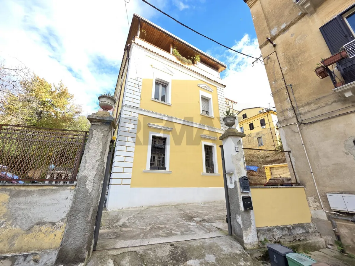 Appartamento in vendita a Cosenza, Centro Storico - foto 1