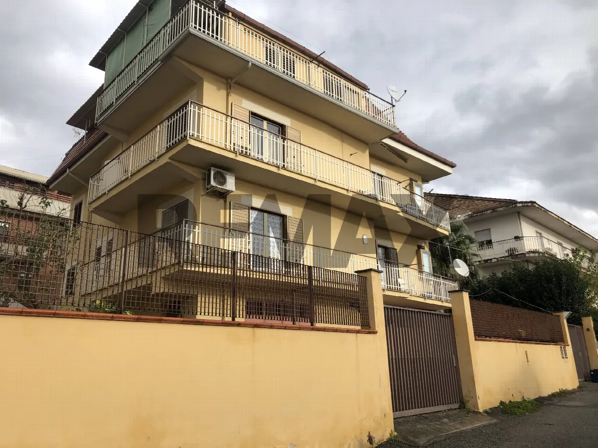 Appartamento in vendita a Lamezia Terme, Nicastro - foto 1