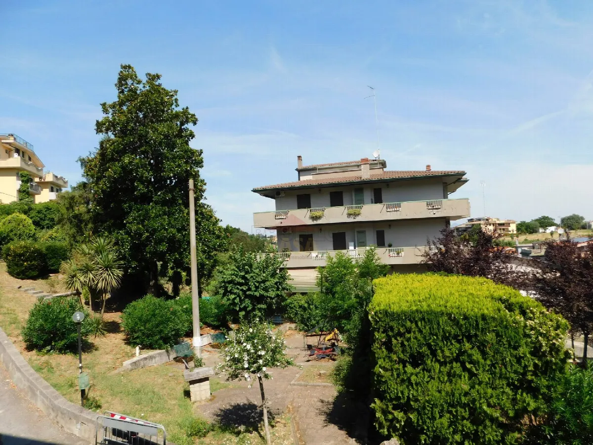 Appartamento in vendita a Mentana, Castelchiodato - foto 4