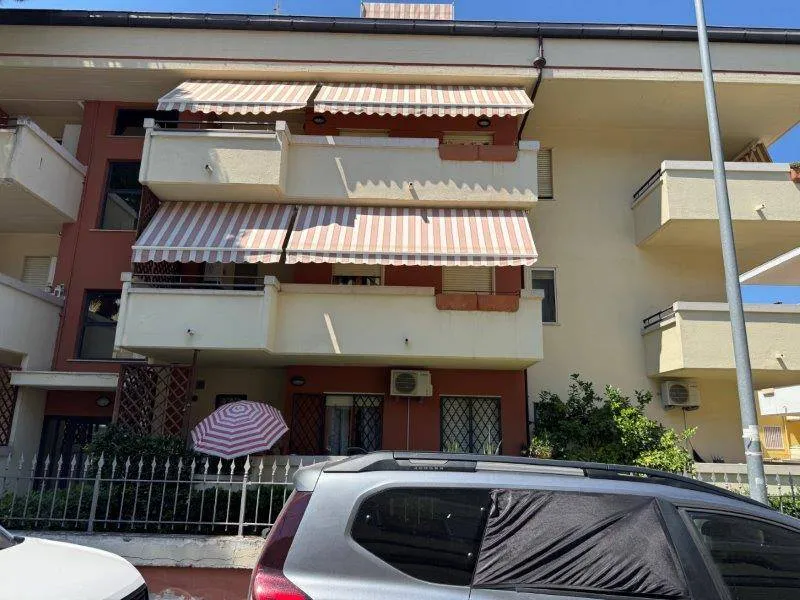 Appartamento in vendita a Alba Adriatica, Zona Mare - foto 2