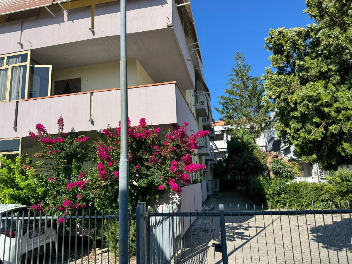 Appartamento in vendita a Alba Adriatica, Zona Mare - foto 2
