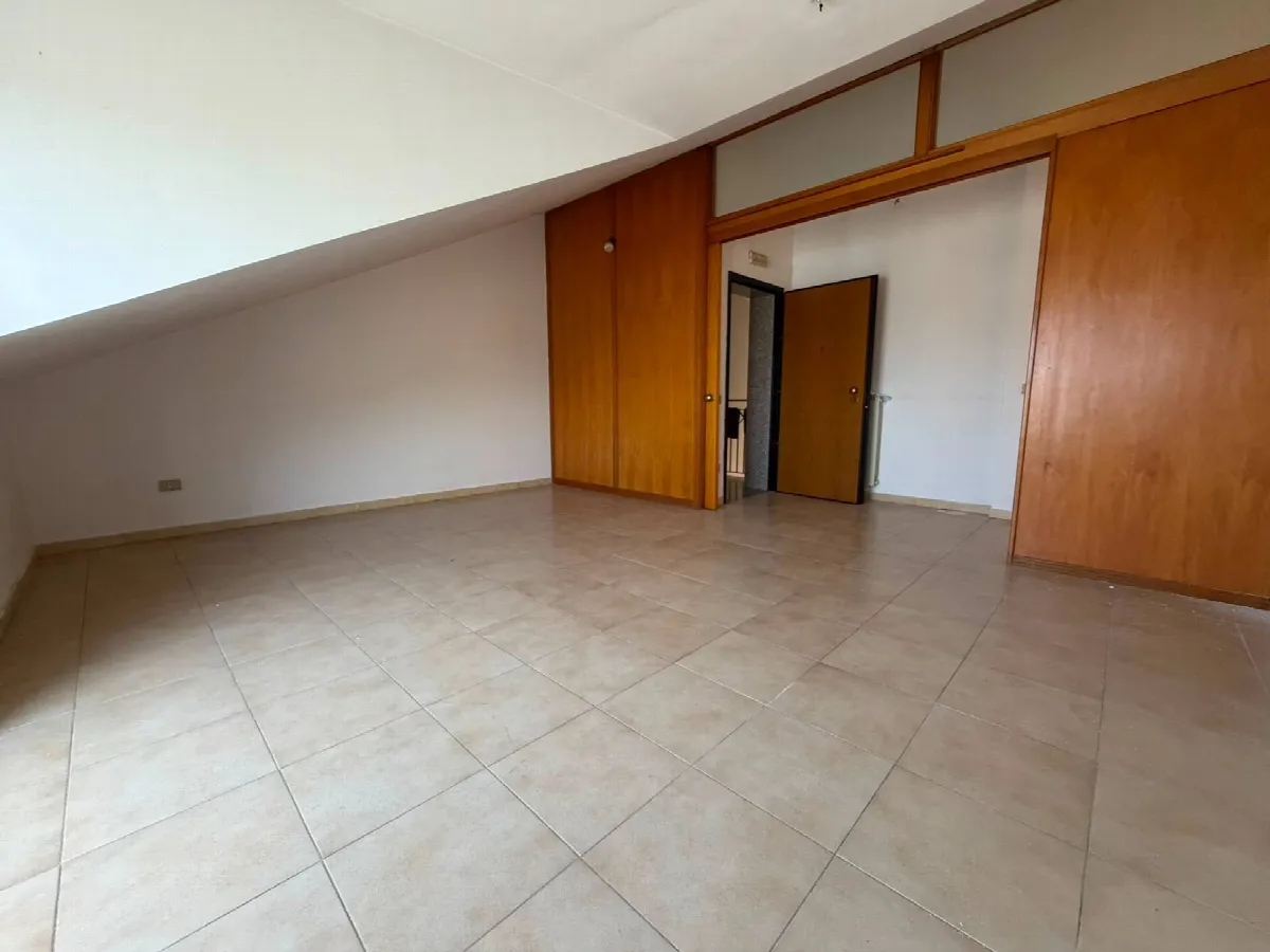 Appartamento in vendita a San Nicola la Strada - foto 7