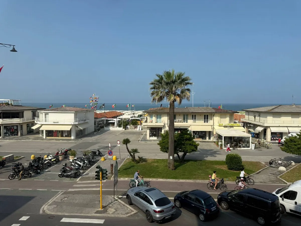 Appartamento in vendita a Viareggio, Lungo Mare - foto 4