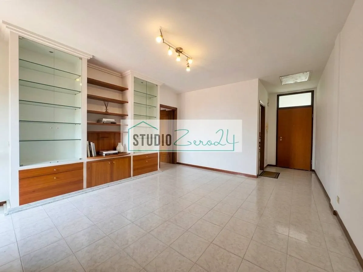 Appartamento in vendita a Montignoso, Piazza - foto 1