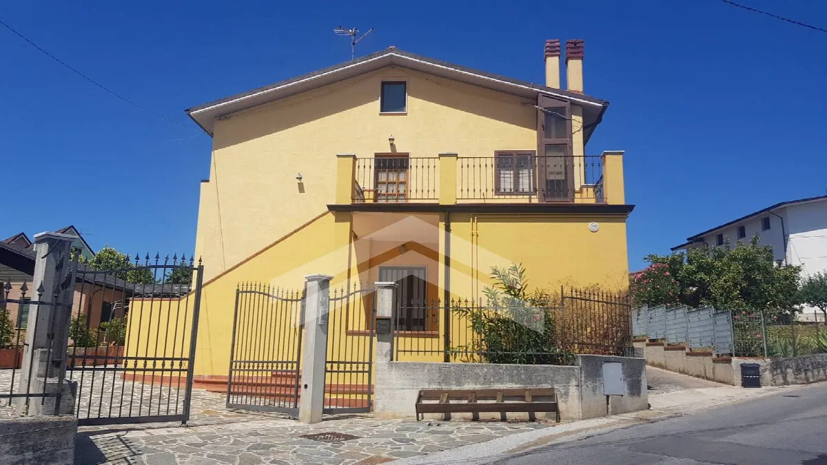 Appartamento in vendita a Campobasso, Colle dell'Orso - foto 1