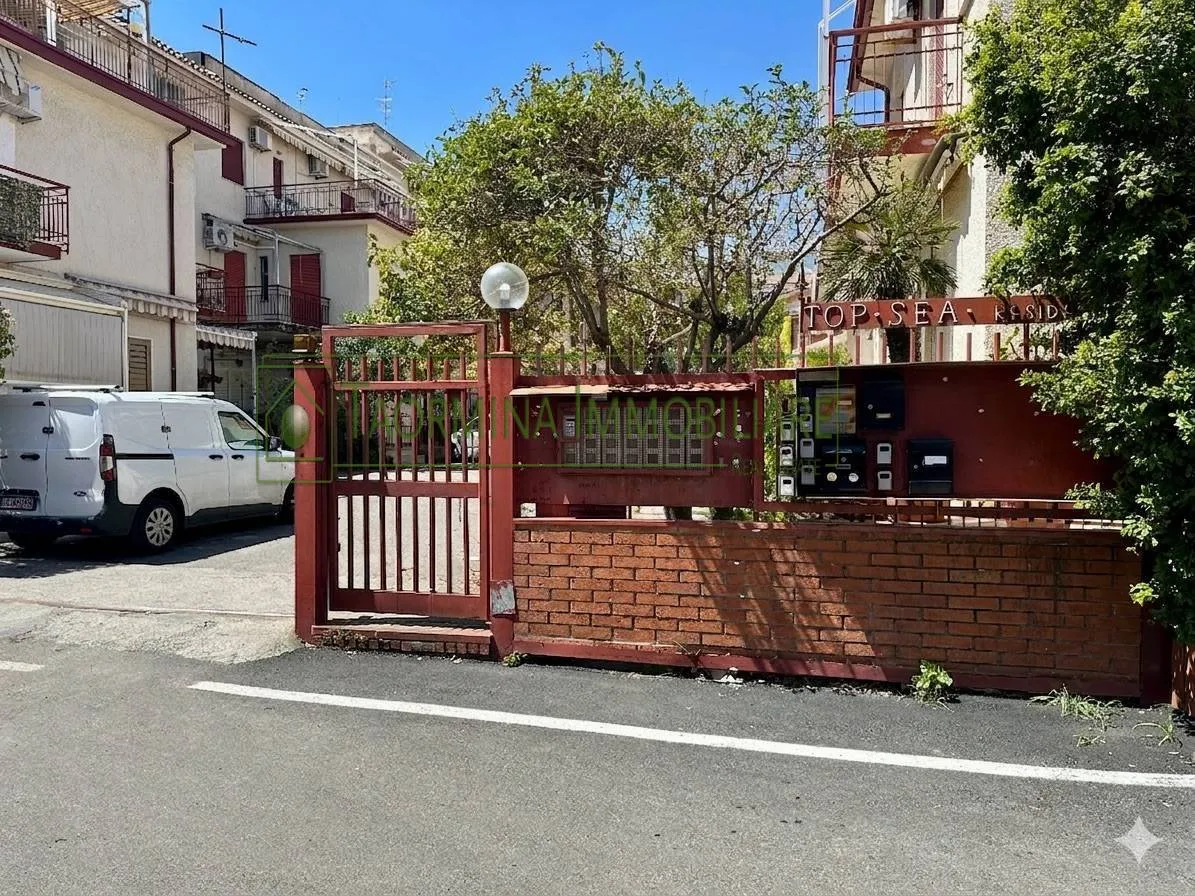 Appartamento in vendita a Giardini-Naxos, Giardini - foto 1