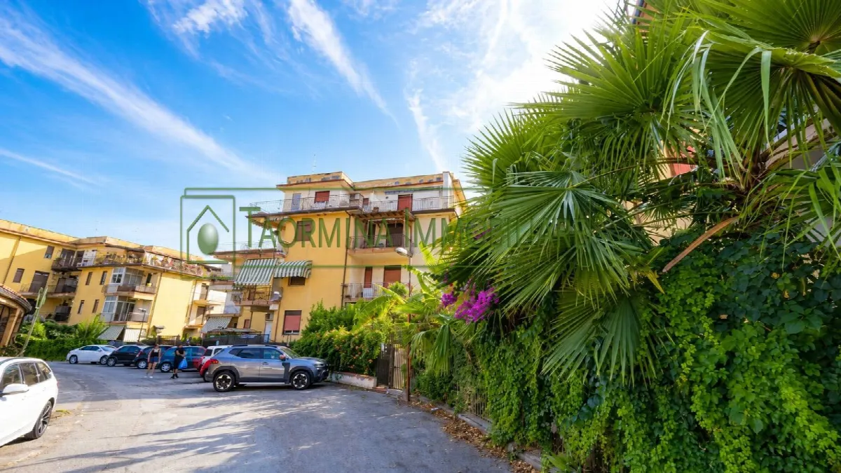 Appartamento in vendita a Giardini-Naxos, Giardini - foto 1