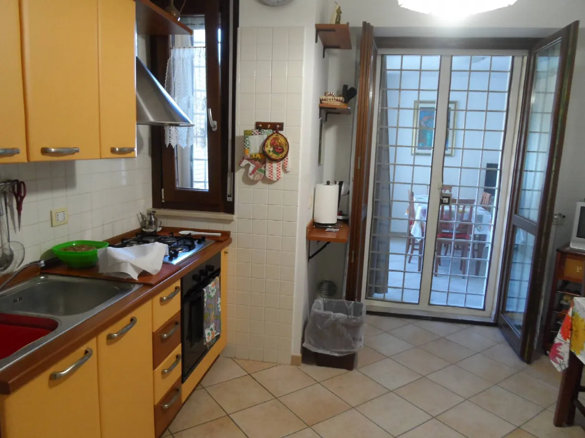 Appartamento in vendita a Alba Adriatica, Zona Mare - foto 2