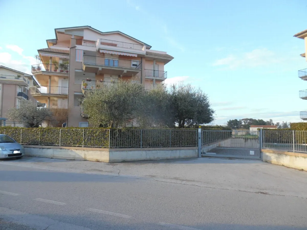 Appartamento in vendita a Martinsicuro, Zona Mare - foto 1