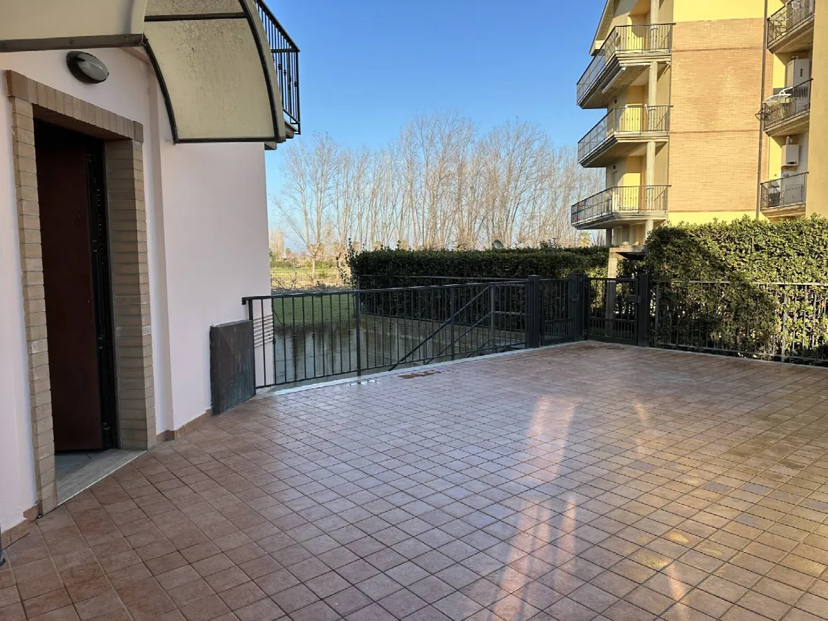 Appartamento in vendita a Martinsicuro, Zona Mare - foto 2