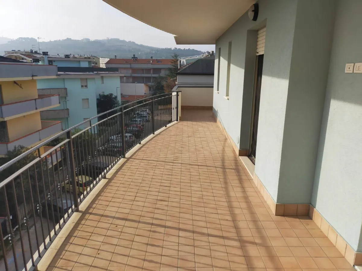 Appartamento in vendita a Alba Adriatica, Zona Mare - foto 3