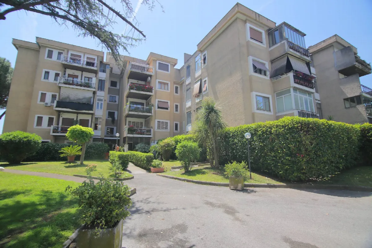 2 locali in vendita a Roma, Torvergata - foto 3