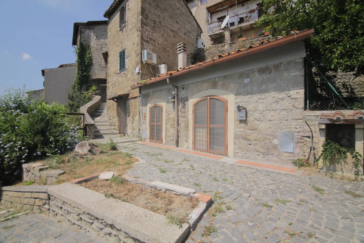 3 locali in vendita a Castelnuovo di Porto - foto 2