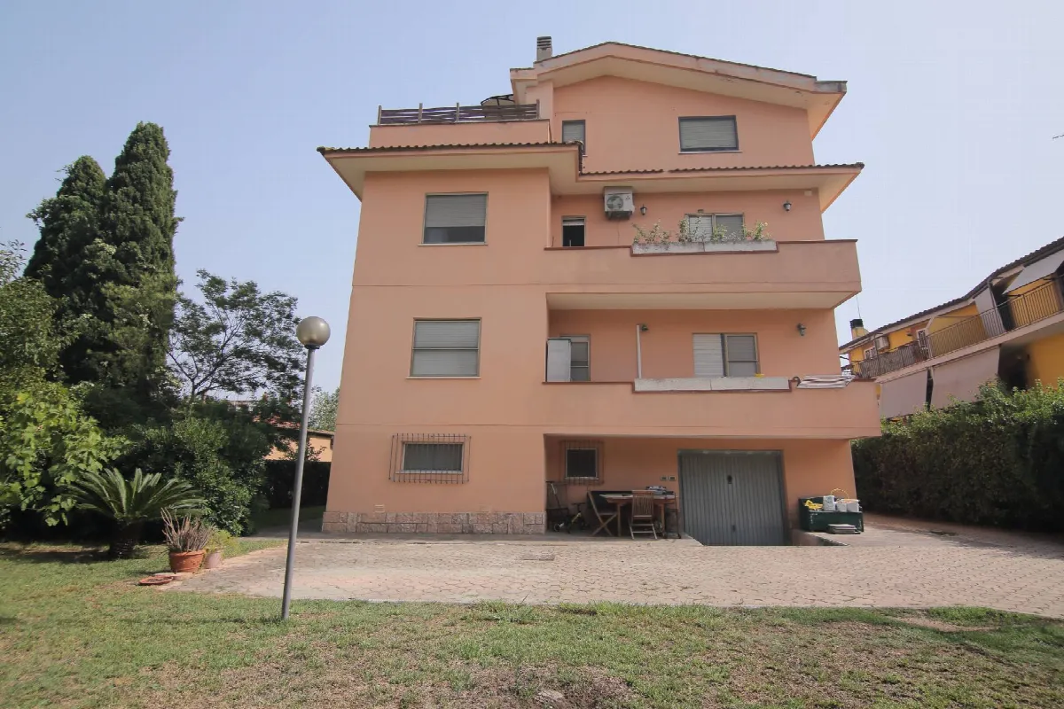 3 locali in vendita a Roma, Ostia Antica - foto 1