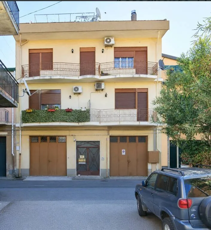 Appartamento in vendita a Aci Sant'Antonio - foto 1