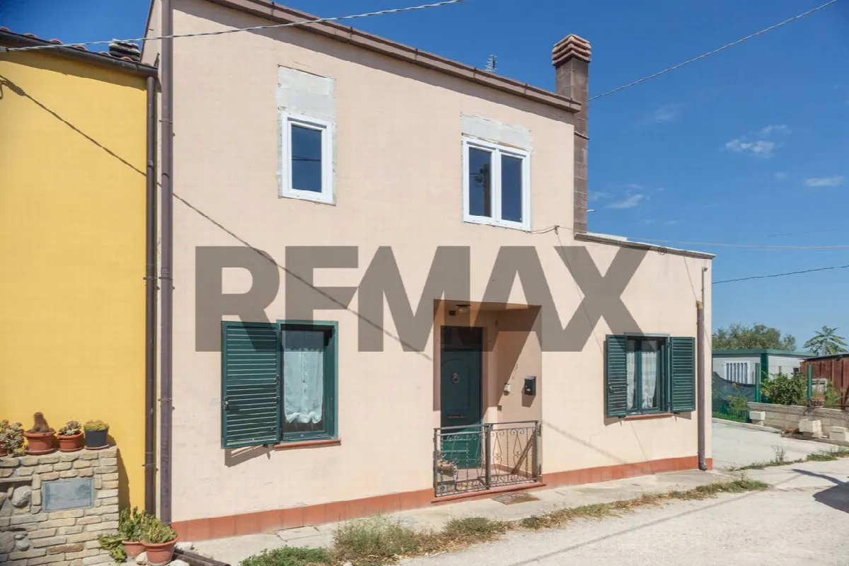 Casa Semindipendente in vendita a Rosciano, Villa Oliveti - foto 1