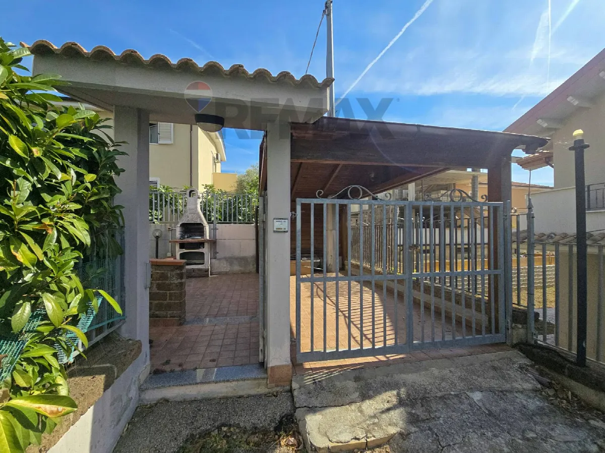 Casa Semindipendente in vendita a Città Sant'Angelo - foto 2