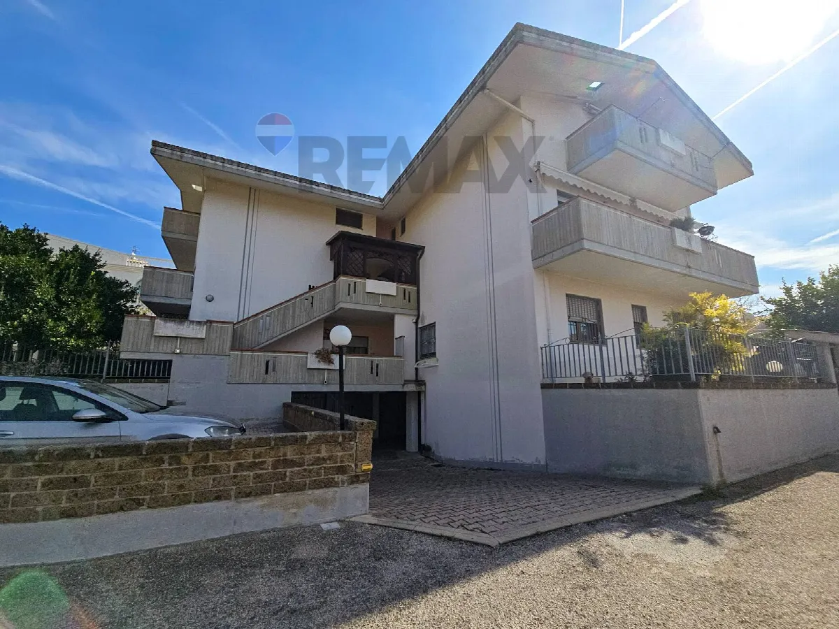 Casa Semindipendente in vendita a Città Sant'Angelo - foto 1