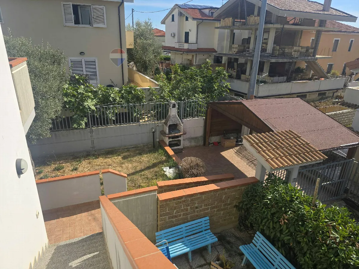Casa Semindipendente in vendita a Città Sant'Angelo - foto 8