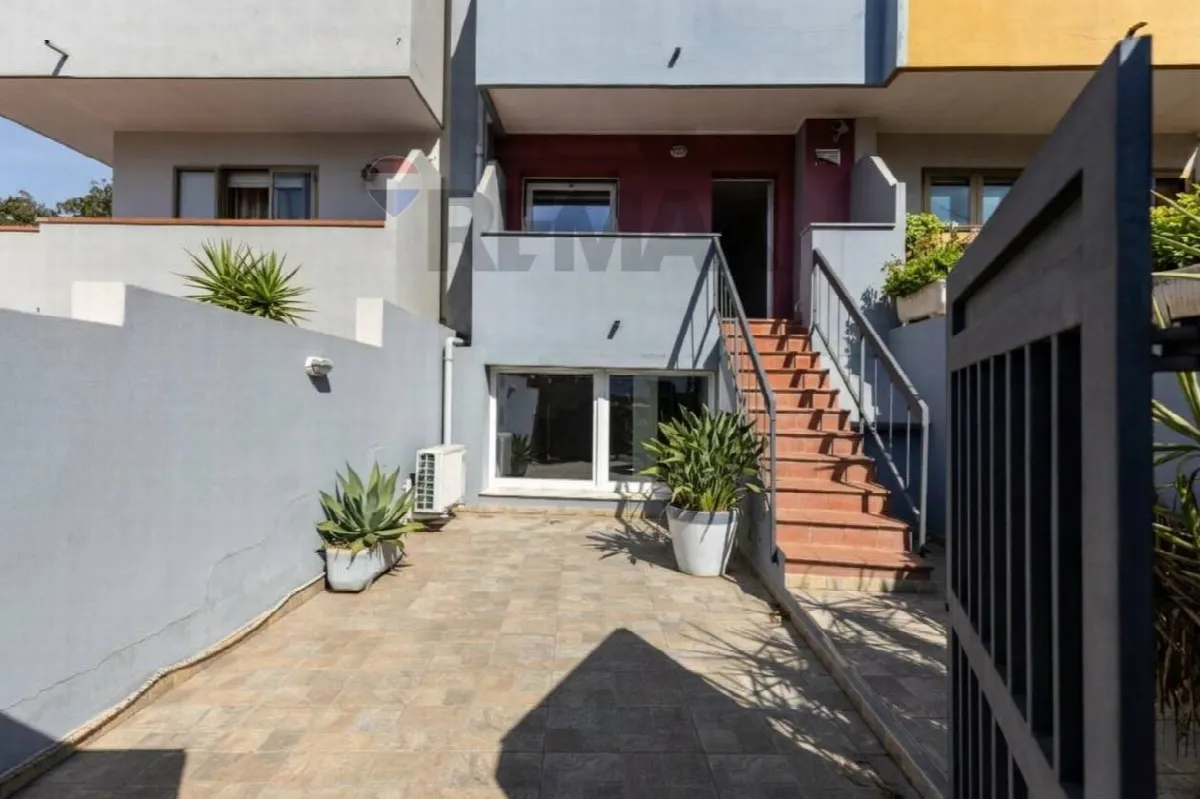Villa a schiera in vendita a Cagliari, Pirri - foto 2
