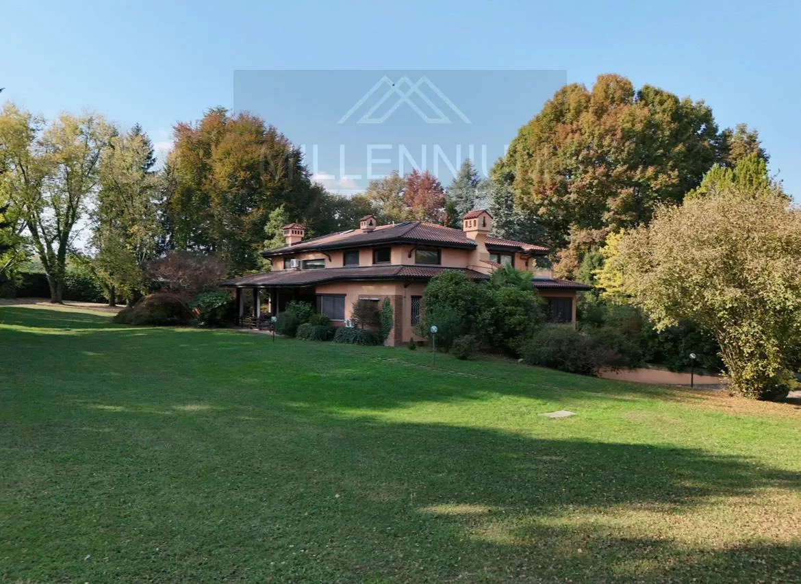 Villa in vendita a Arona - foto 1