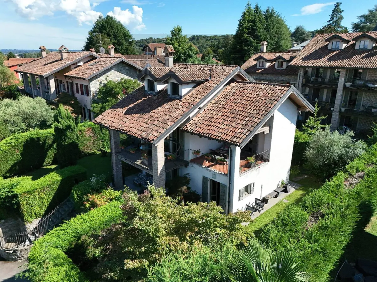 Villa in vendita a Arona - foto 1