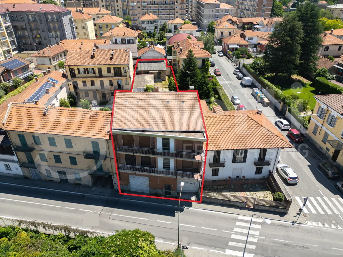 Stabile in vendita a Pinerolo - foto 1