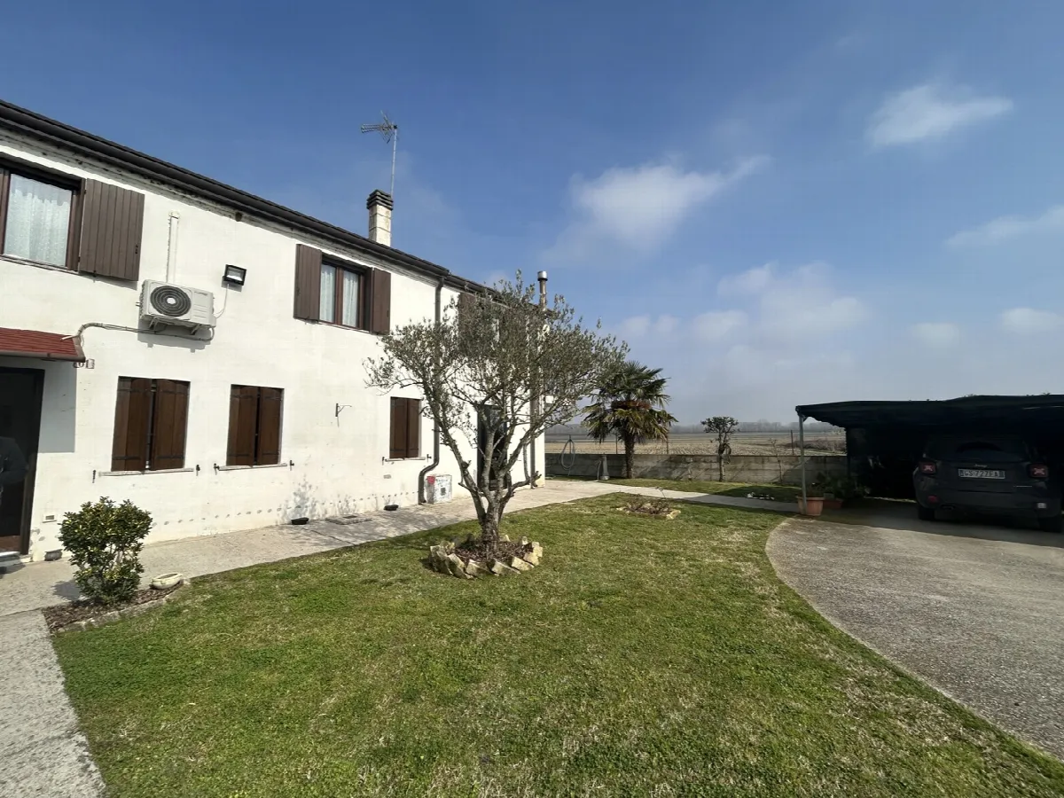 Casa indipendente in vendita a Papozze - foto 1