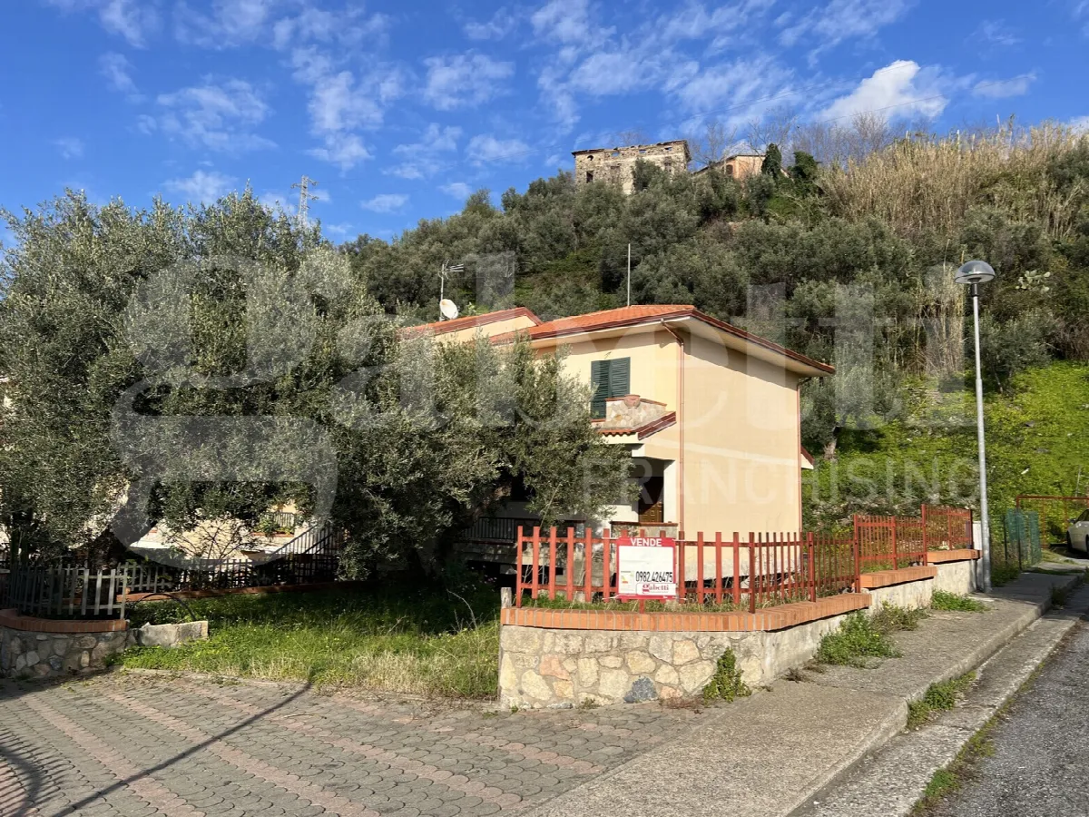 Villetta a schiera in vendita a Longobardi - foto 1