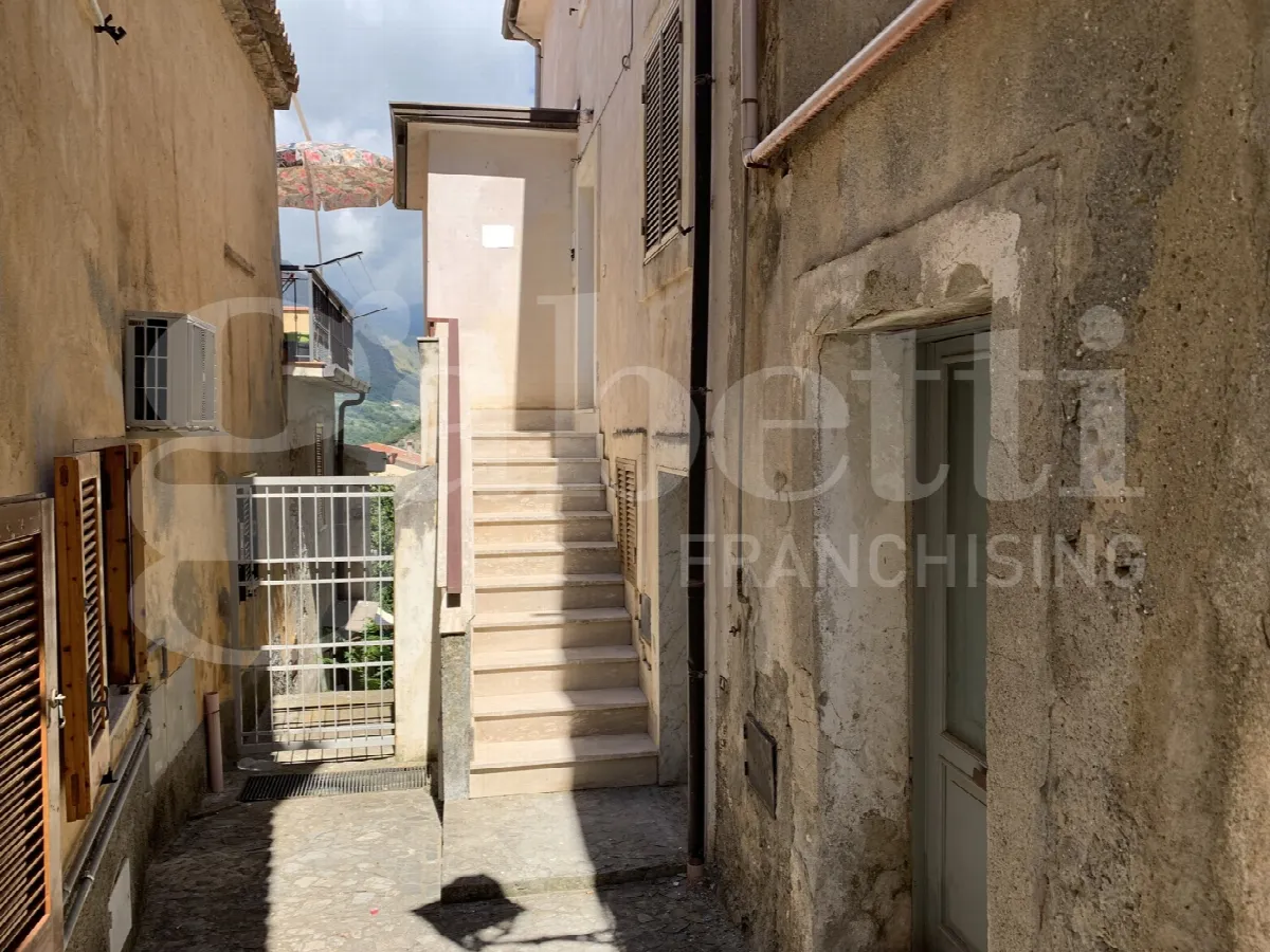 Casa indipendente in vendita a Fiumefreddo Bruzio - foto 1