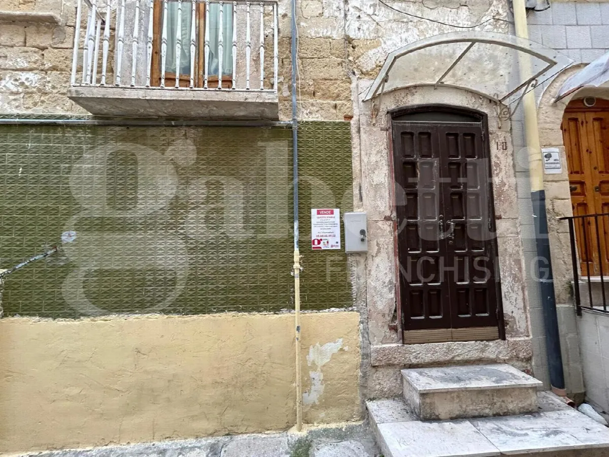 Casa indipendente in vendita a Canosa di Puglia - foto 1