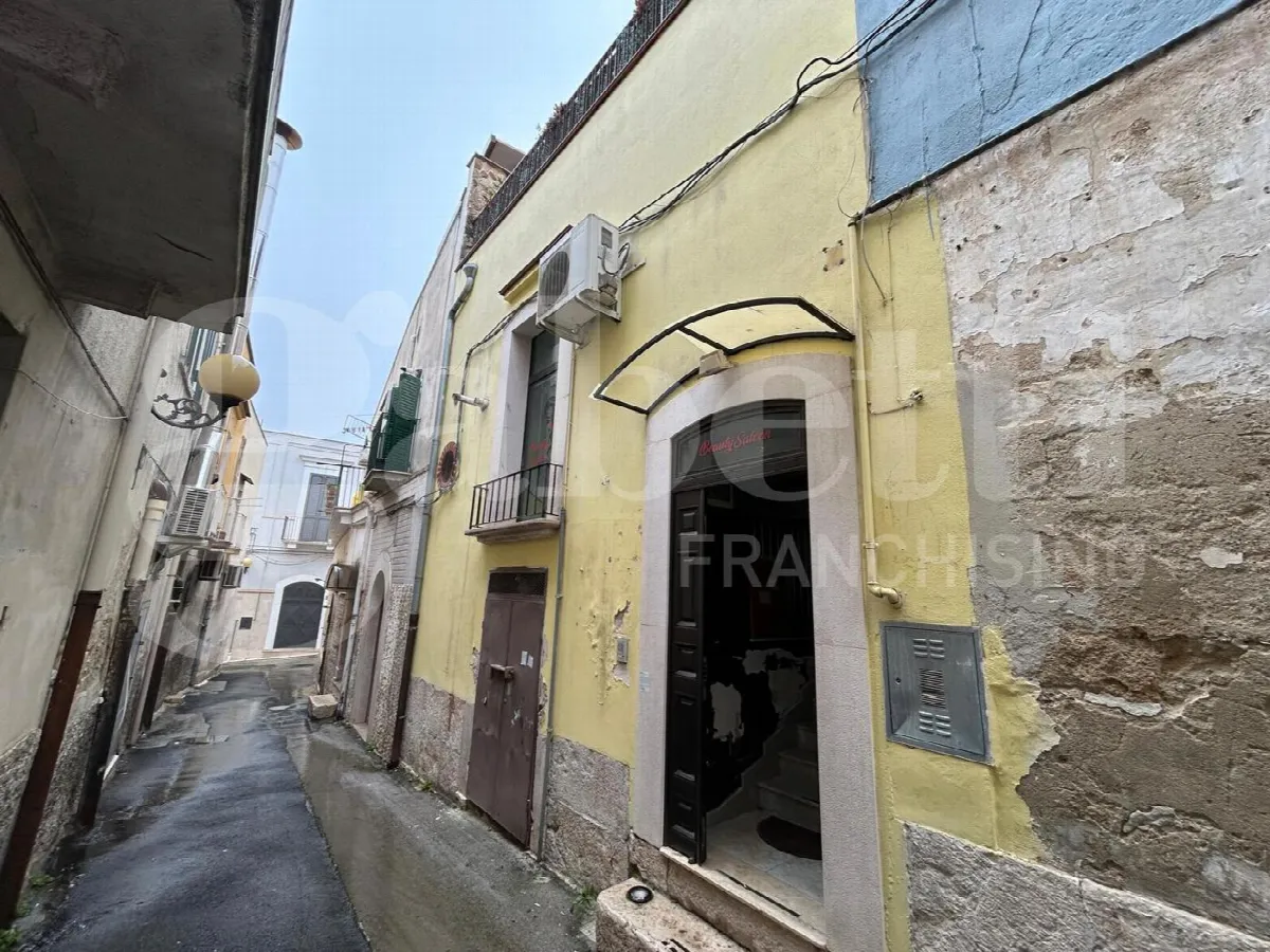 Casa indipendente in vendita a Canosa di Puglia - foto 1