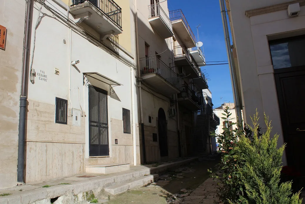 Casa indipendente in vendita a Canosa di Puglia - foto 1