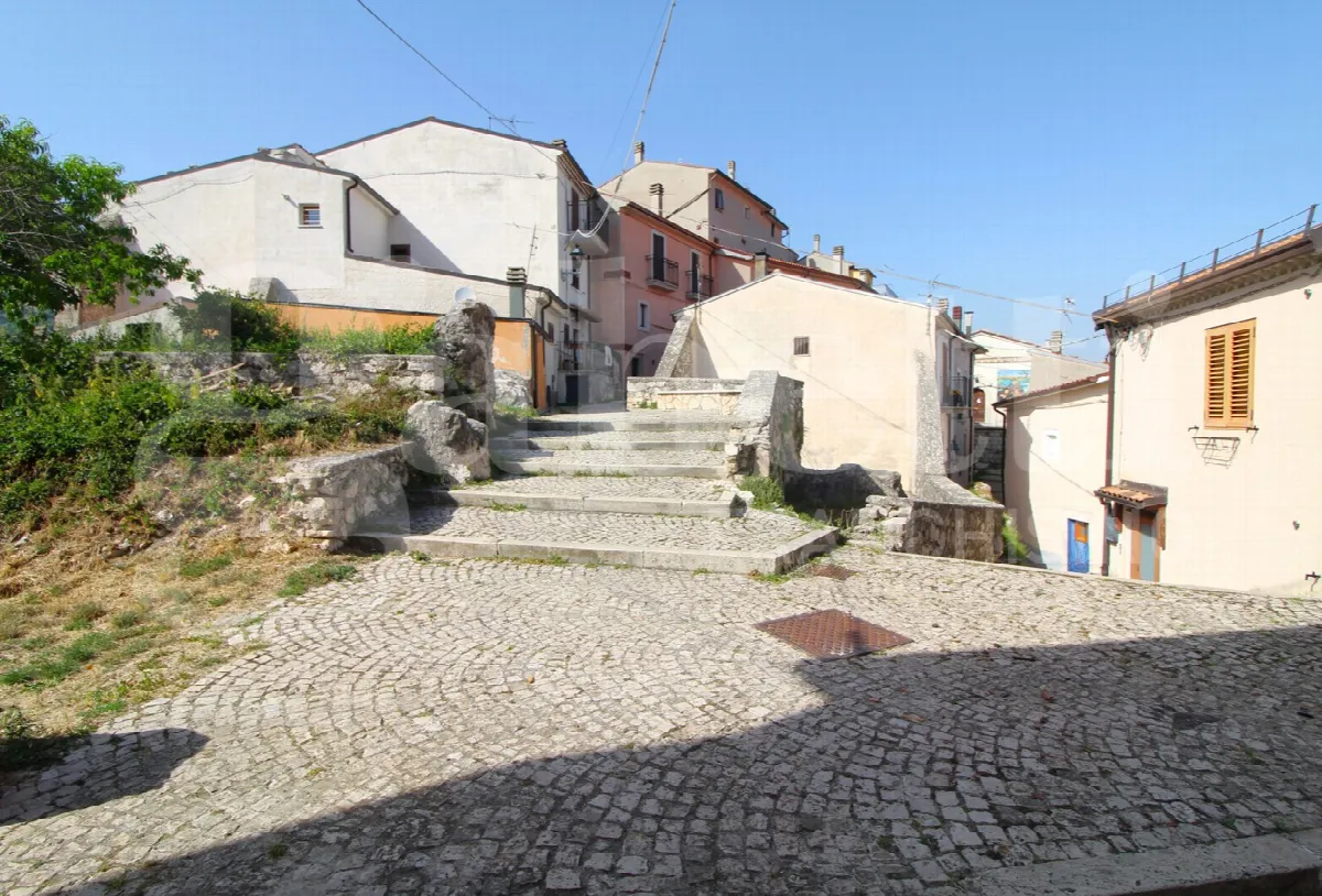 Appartamento in vendita a Scontrone - foto 1